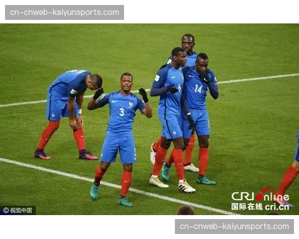 人物聚焦：老将帕耶替补登场任意球中柱，错失绝杀后黯然神伤